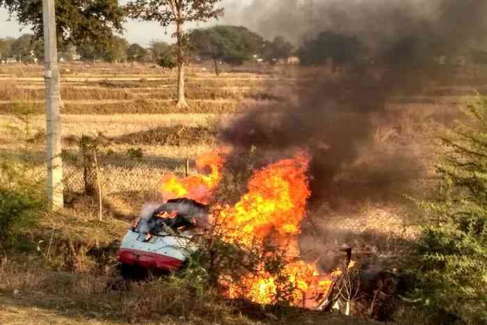 Moving Car caught fire