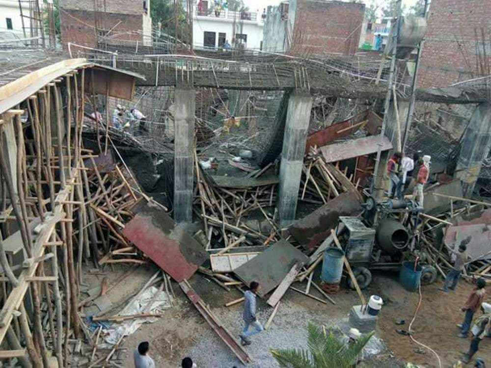 under construction school building slab collapse in Hardoi UP news