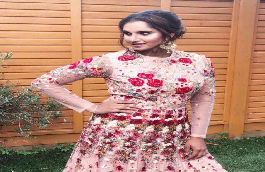 Pregnant Sania Mirza, with lovely bombshell, gives a lovely pose