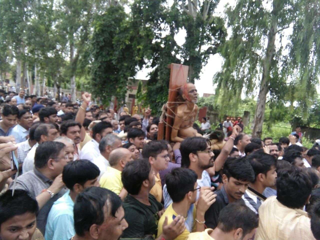 jain muni tarun sagar