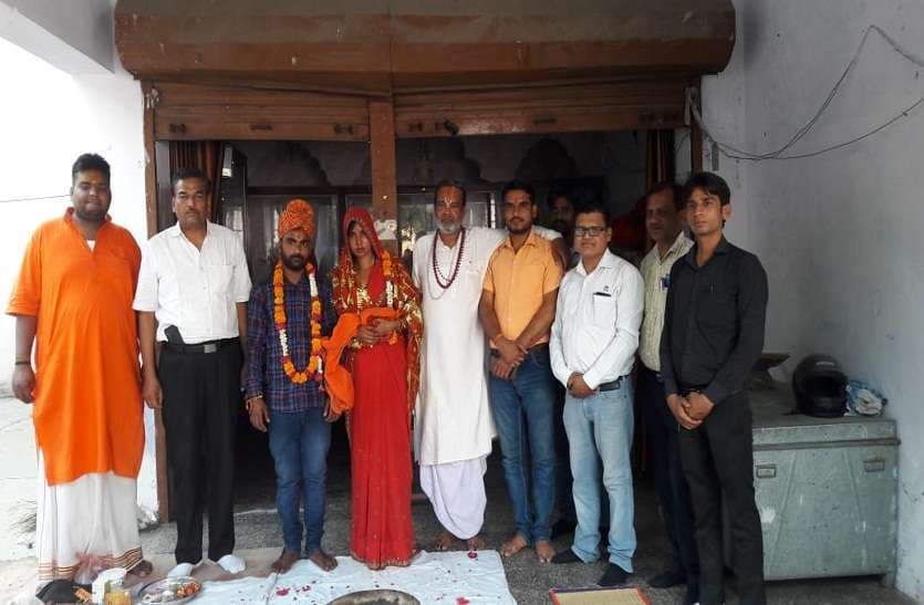 talaq victim marriage in temple with hindu boy