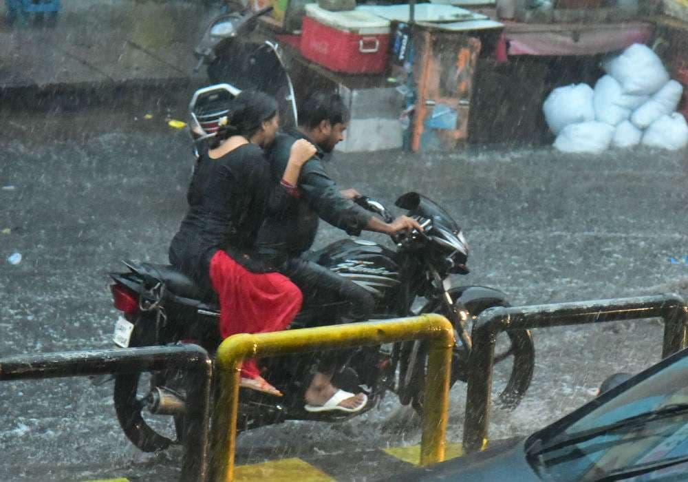 Rain in aligarh