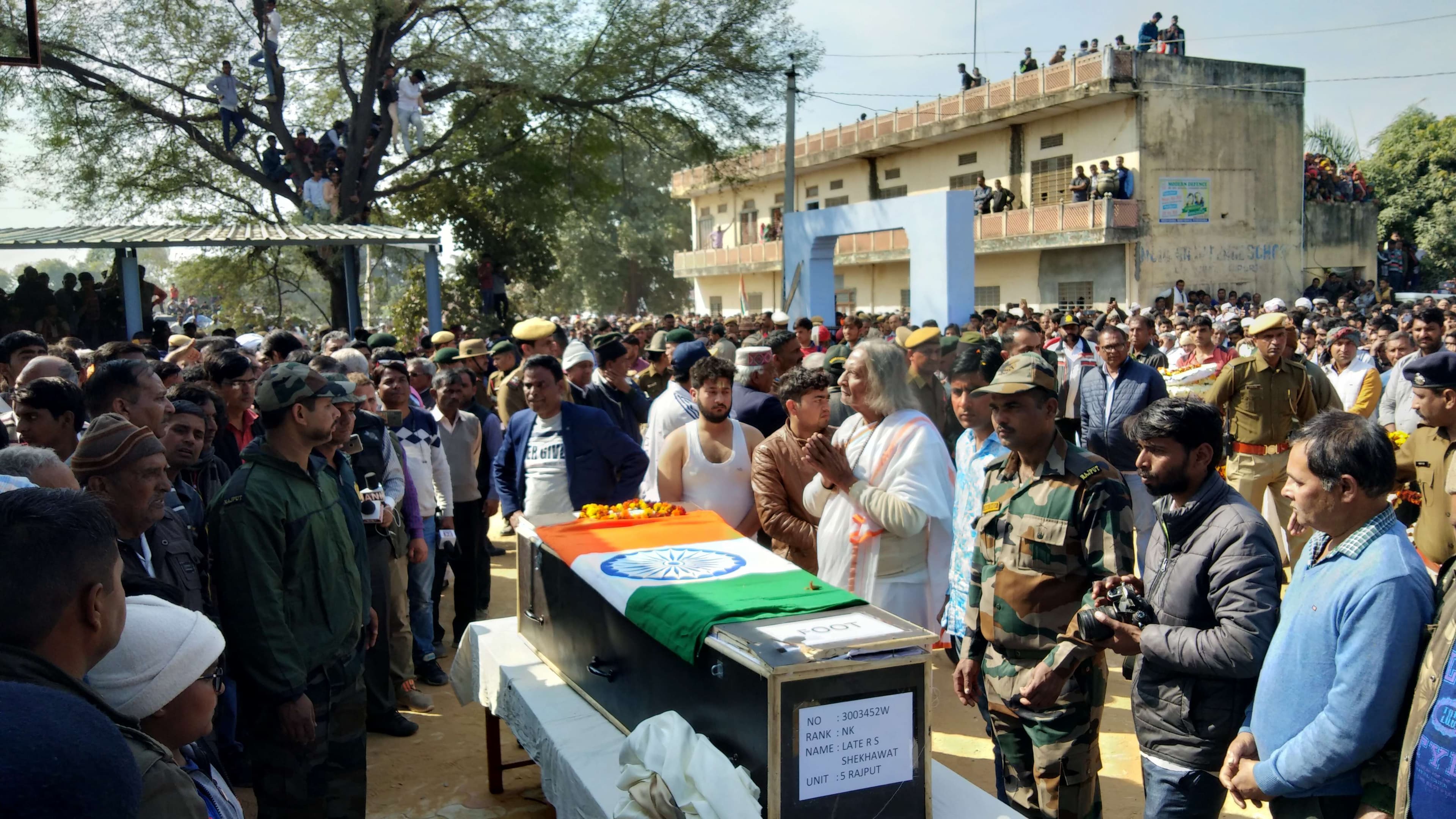 Mass inundation in martyr Rajiv's last visit