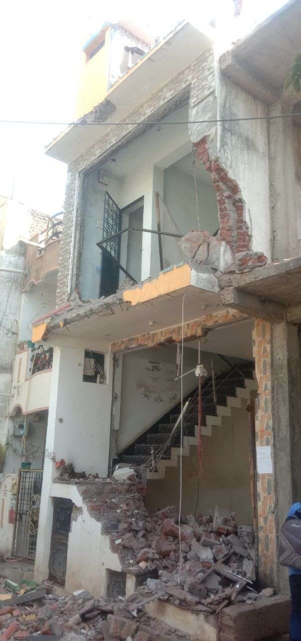 JCB ran at Congress leader's house, broke illegal construction