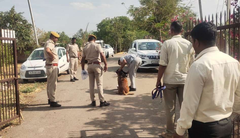 बांसवाड़ा. घटना स्थल पर पहुंची डॉग स्क्वायड।