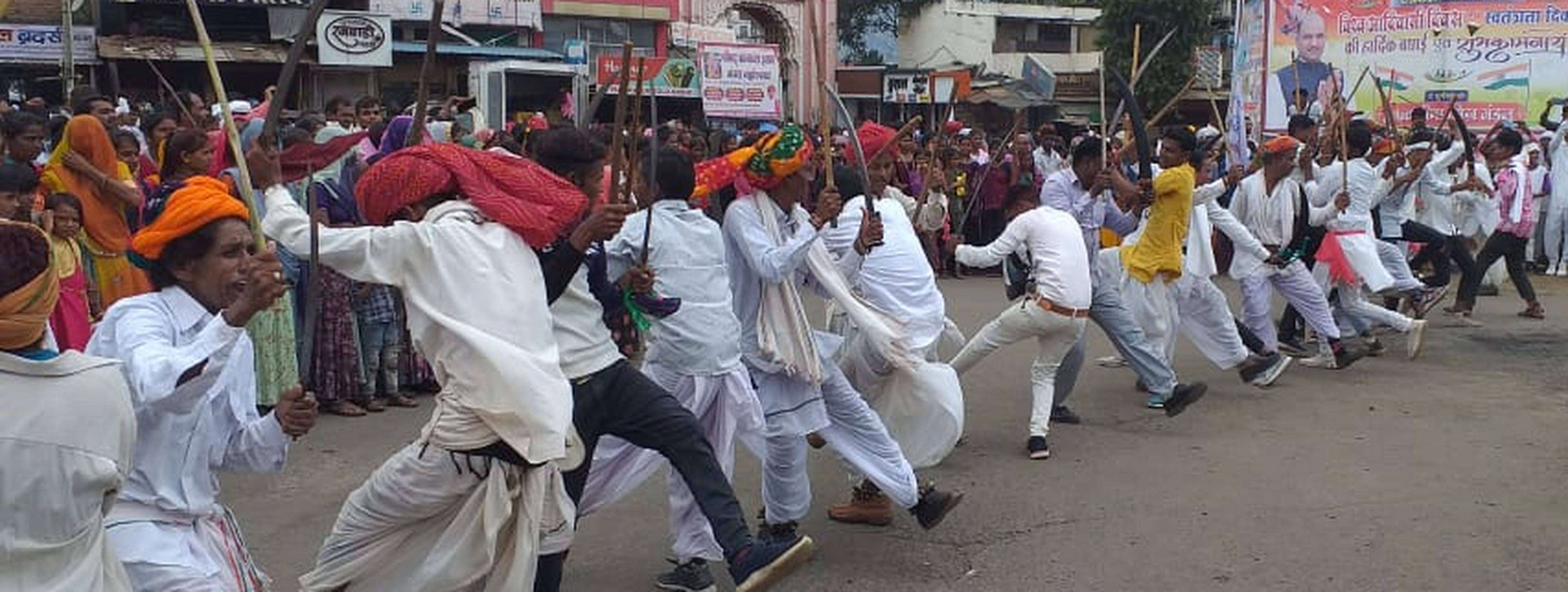 कांठल में बिखरी आदिवासी सभ्यता-संस्कृति की झलक देखे तस्वीरें...