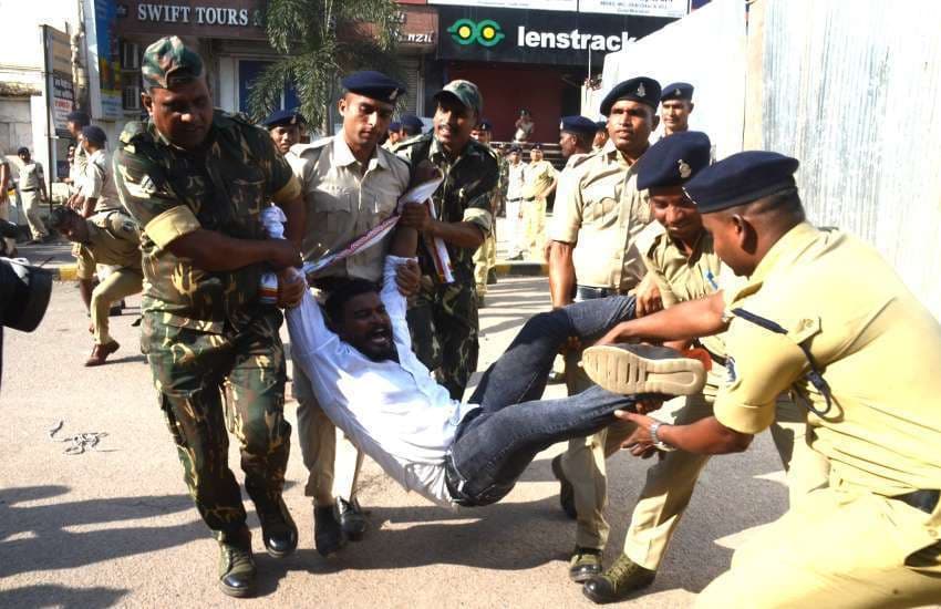 एबीवीपी ने भूपेश बघेल सरकार की विफलताओं के विरोध में 'छात्र आक्रोश रैली' आयोजित की।