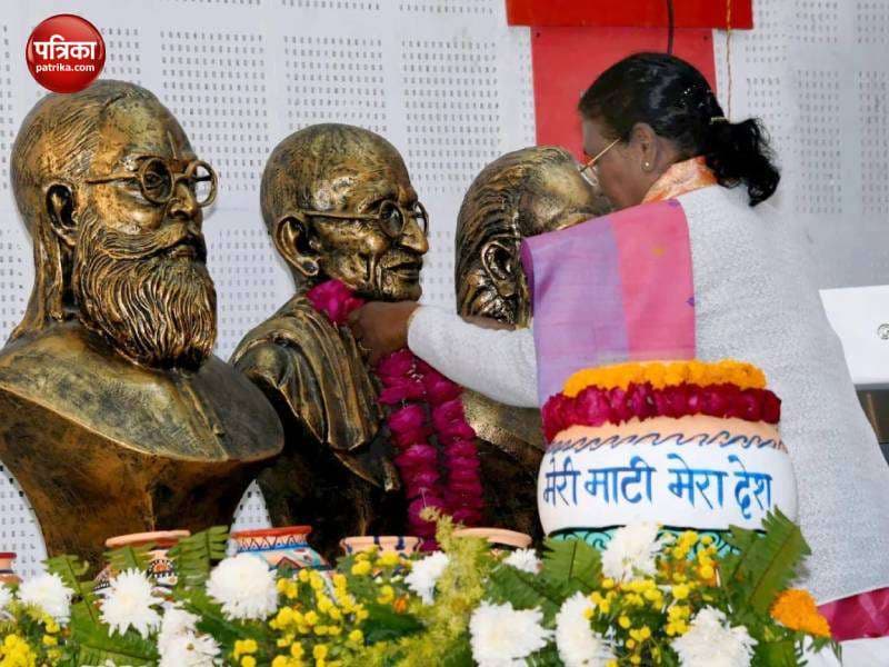 president_of_india_in_varanasi_3.jpg