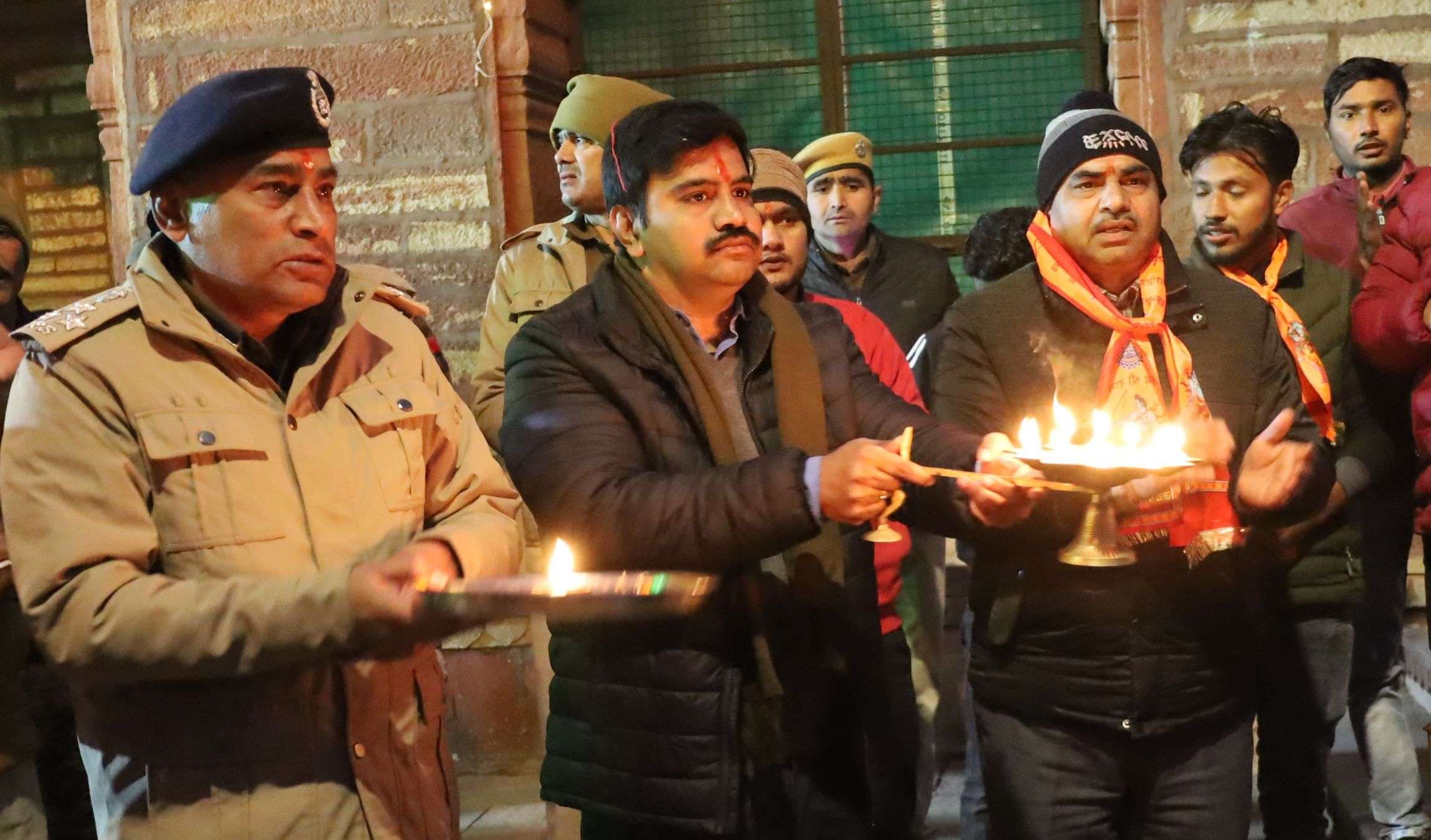 There is huge enthusiasm among the people across Dholpur district regarding the Pran Pratistha program in Ayodhya, temples are shining with lights... see photos