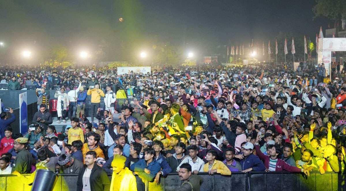 इस आयोजन की मौजूदगी में राज्य मंत्री मन्नू लाल कोरी , विधायक और जनप्रतिनिधि उत्साह में नजर आए। आप भी इस महोत्सव में भाग लेकर बुंदेलखंड की समृद्धि और संस्कृति समृद्धि का आनंद लें।