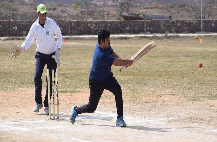 How the Collector thrashed the bowlers of Journalist XI in a friendly match...see pictures