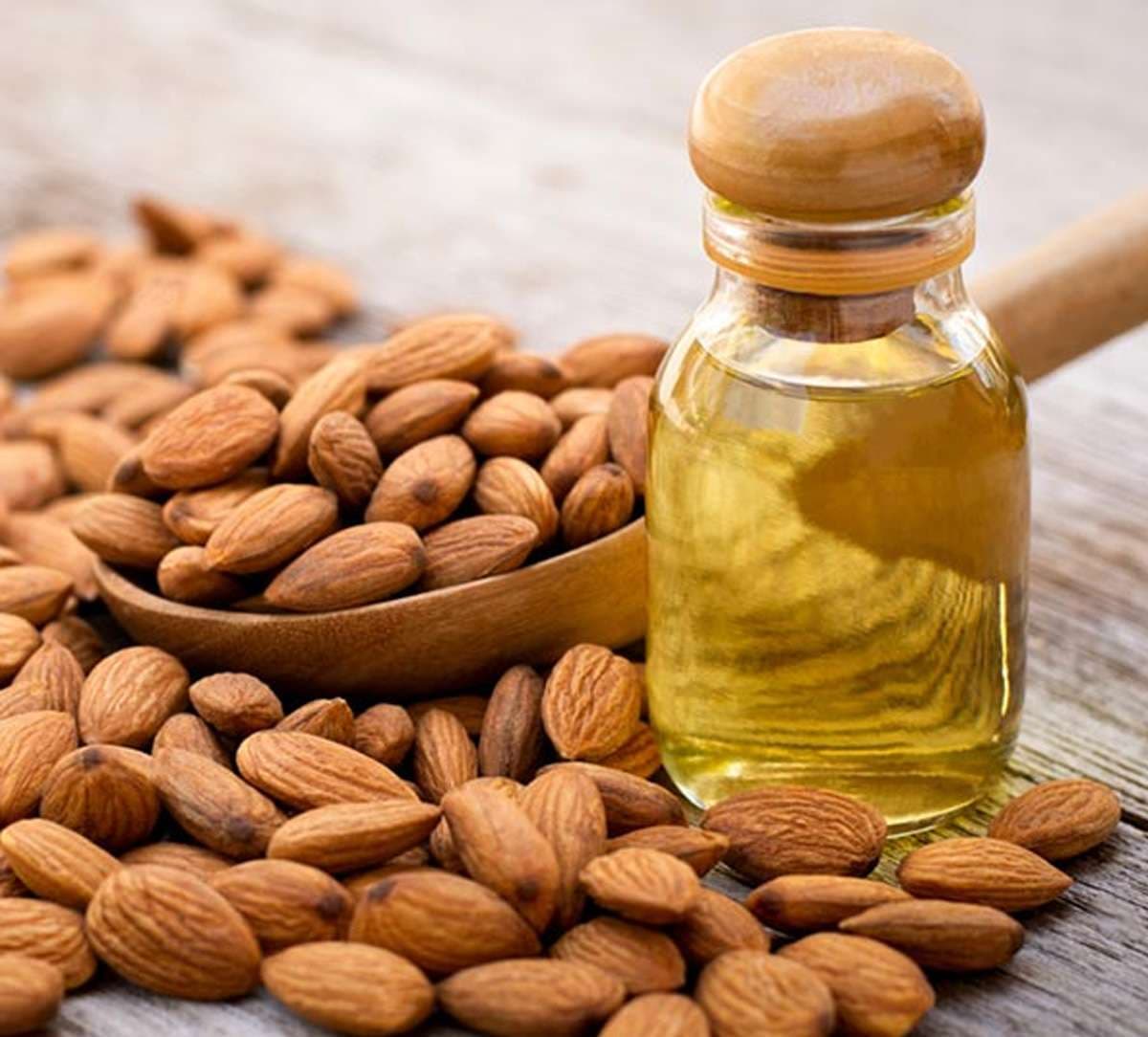 almond-oil-with-milk-benefi.jpg