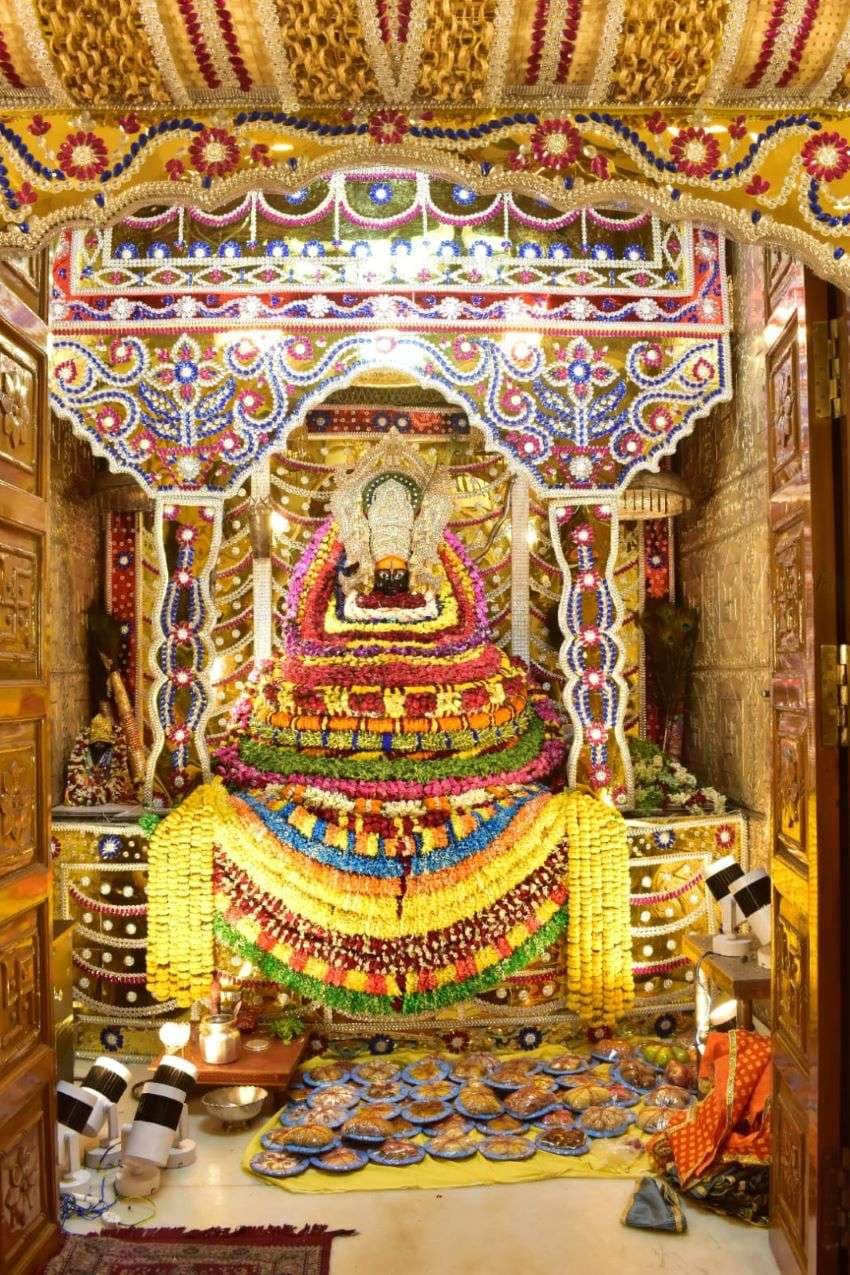 श्याम मंदिर में उमड़ा भक्तों का समुद्र,भजनों की रसधार प्रवाहित