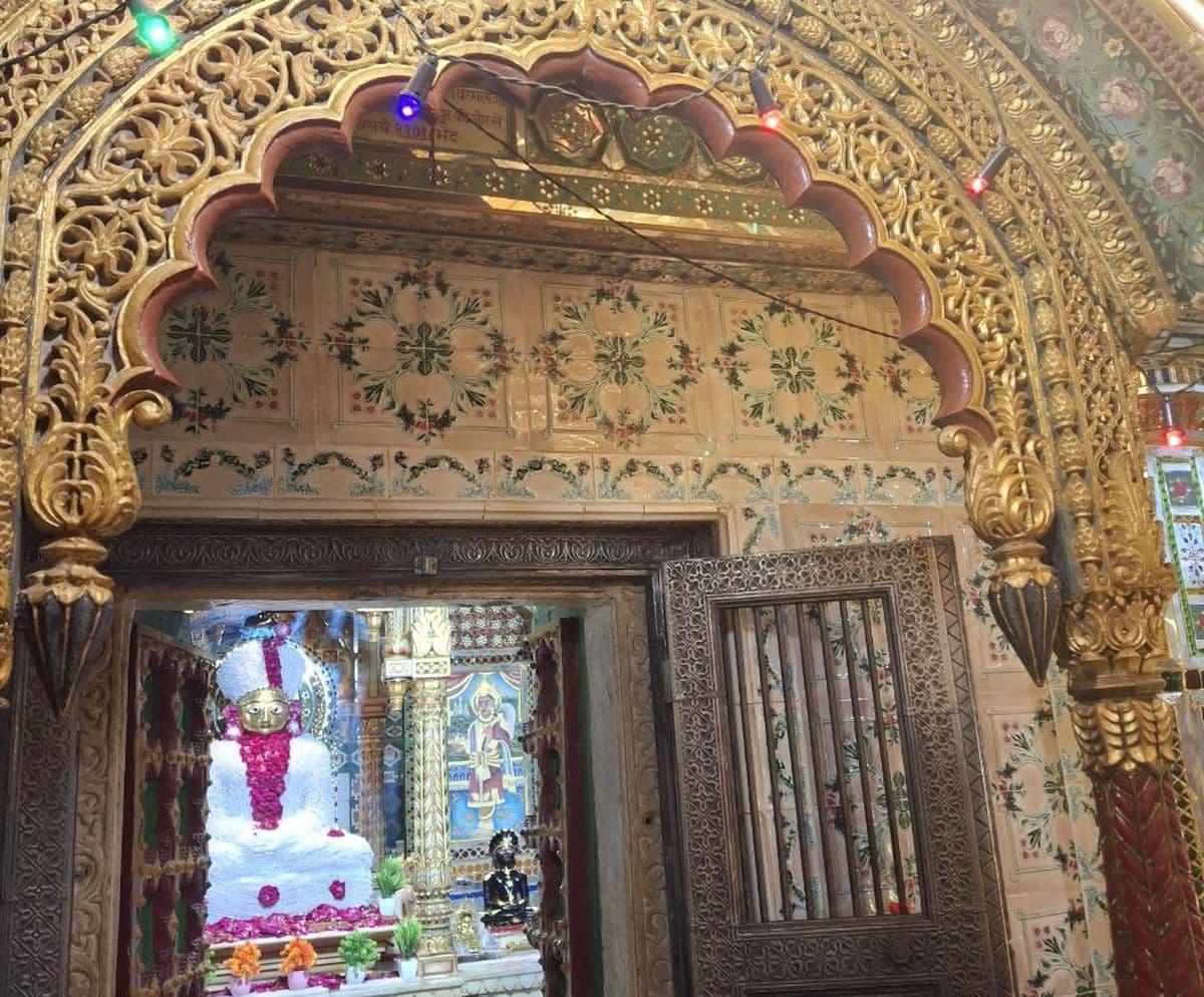 539 year old glass temple in Nagaur, the mystery of the locks on the doors still remains