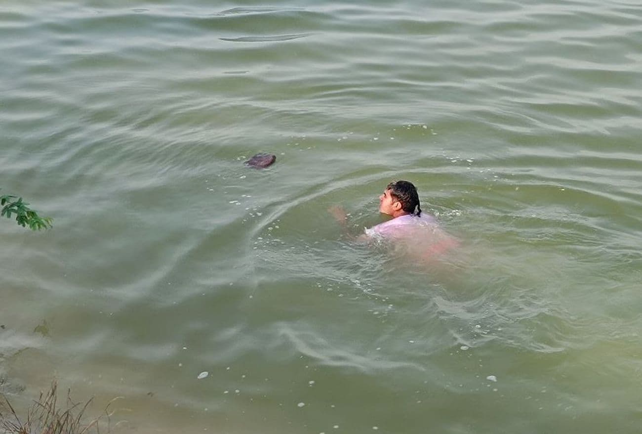 Brick made of penance by Dariav Maharaj like a floating paper boat in Ramdham Deval situated on the Lakhsagar coast of Ren in Nagaur district.