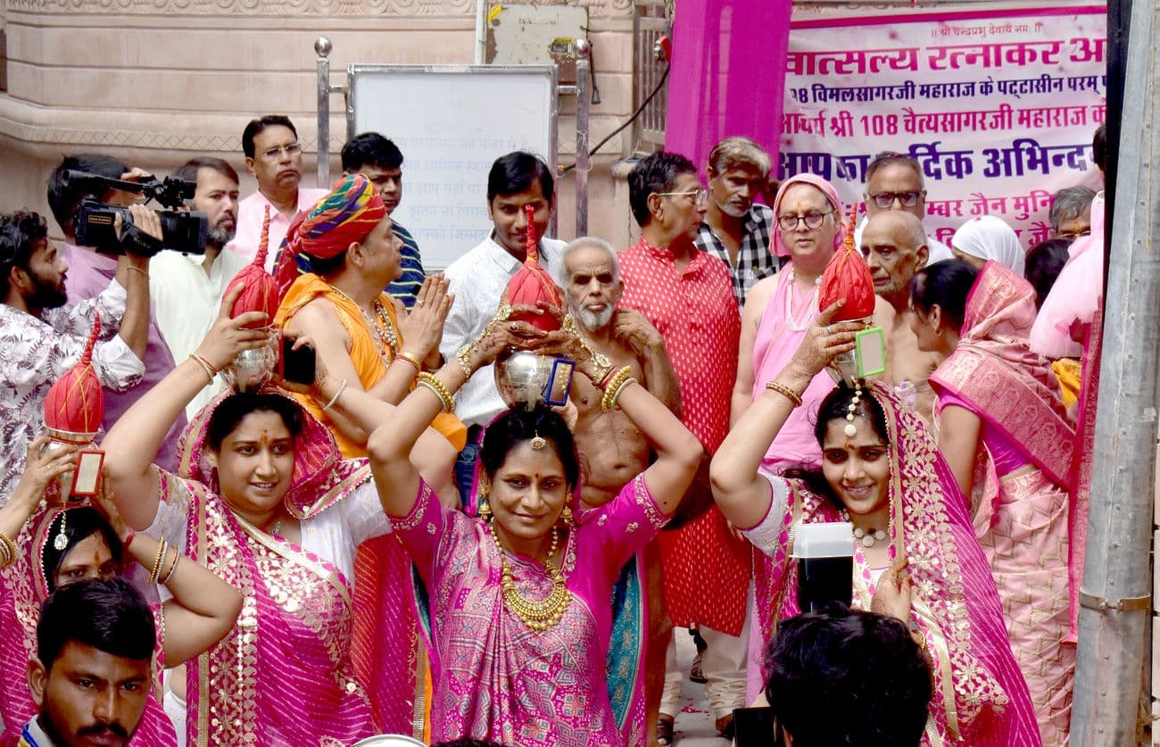 Shri Siddhachakra Mahamandal Vidhan and Knowledge-Meditation-Jinbhakti Yagya Procession