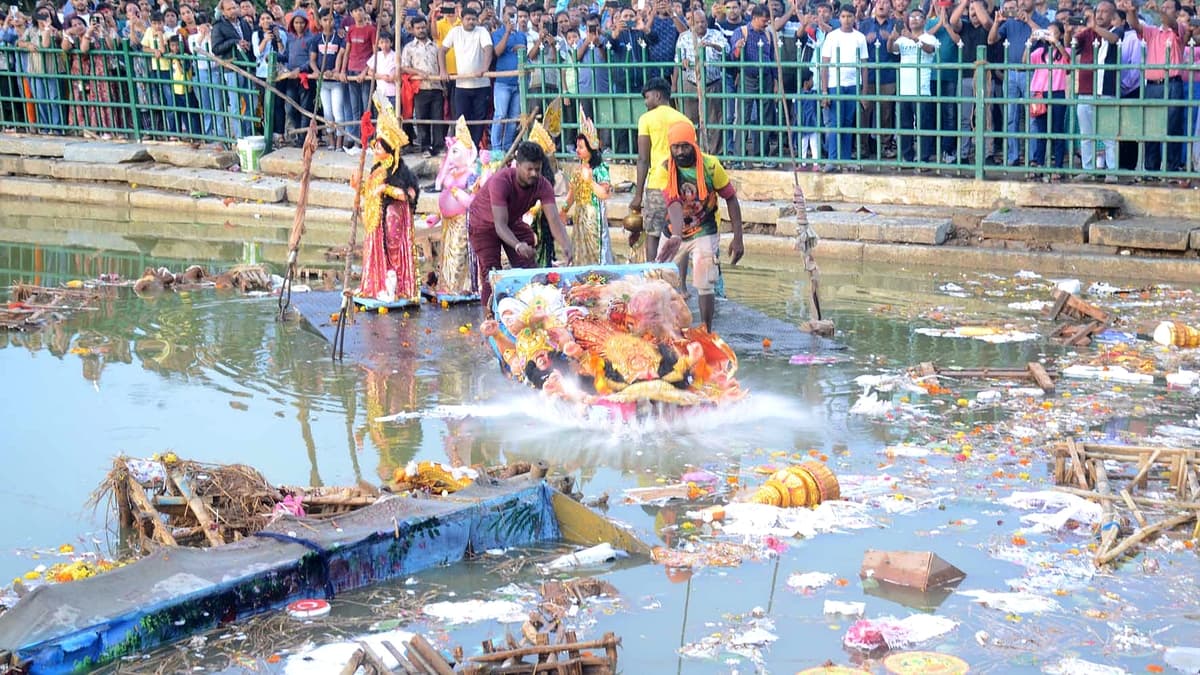 Dura pratima Visarjan 