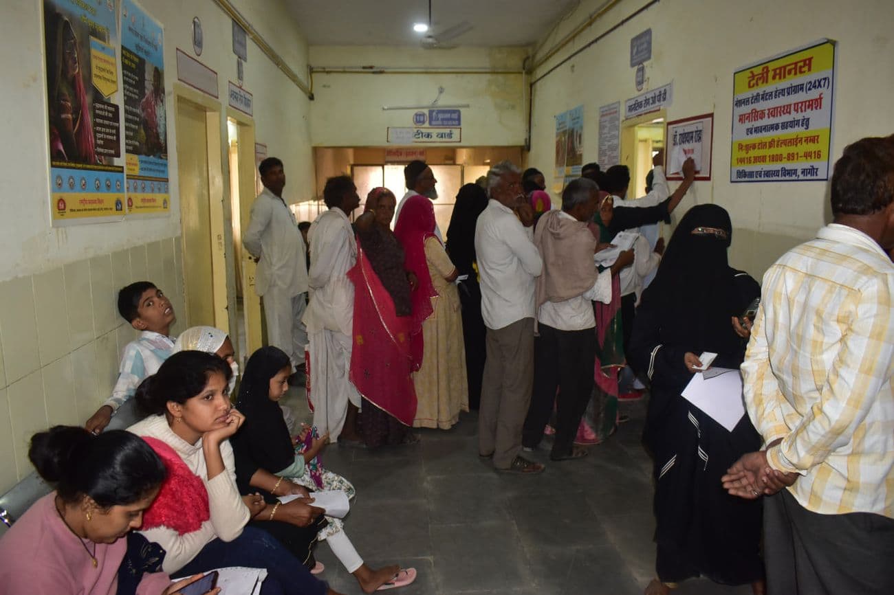 Tired faces and long queues due to illness, when will those responsible for providing treatment wake up?