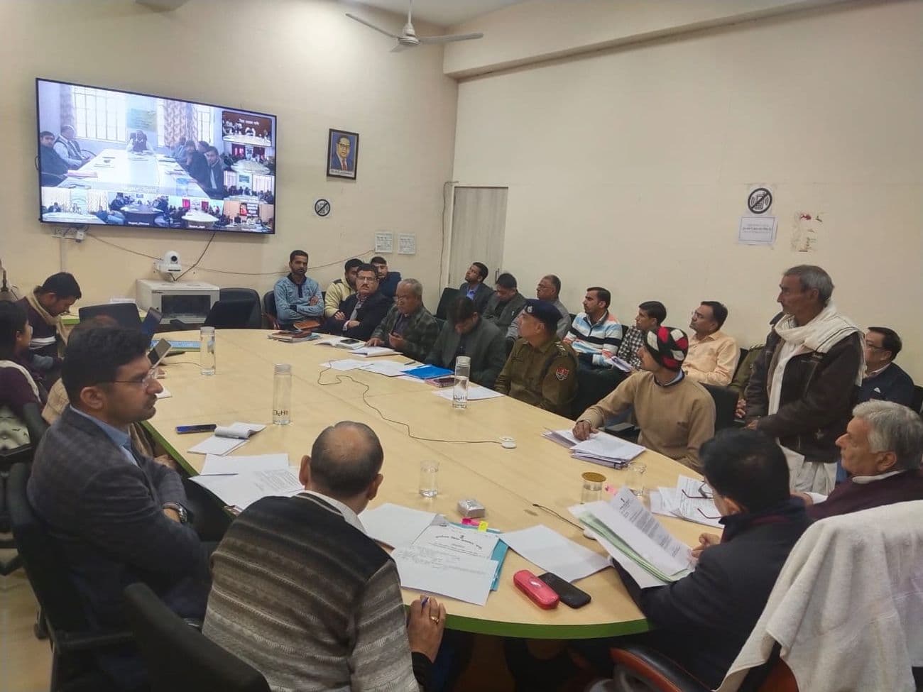 Collector heard problems in district level public hearing, gave instructions for quick solution