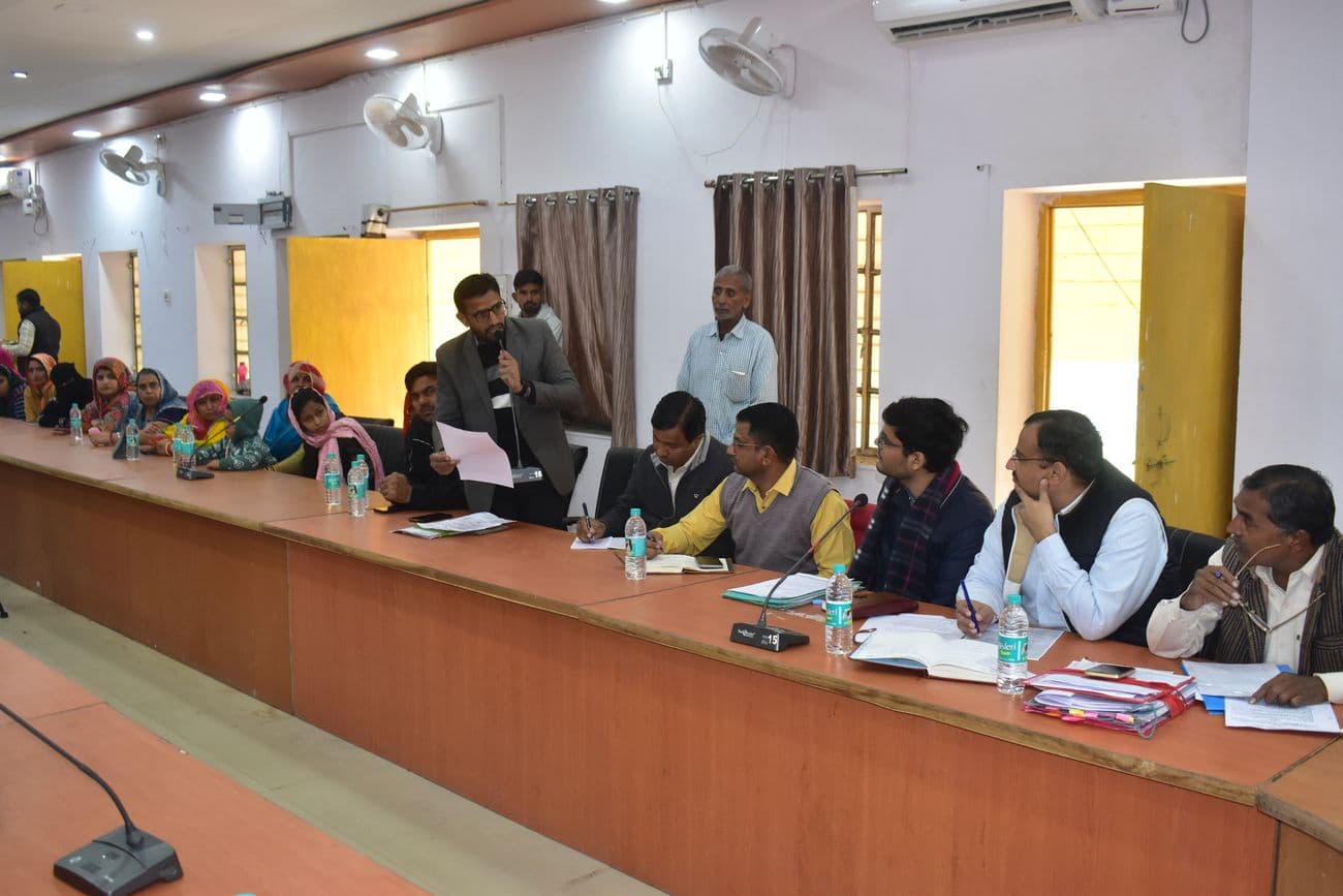 The issue of stalling of development work in the city was highlighted in the board meeting of the Municipal Council.