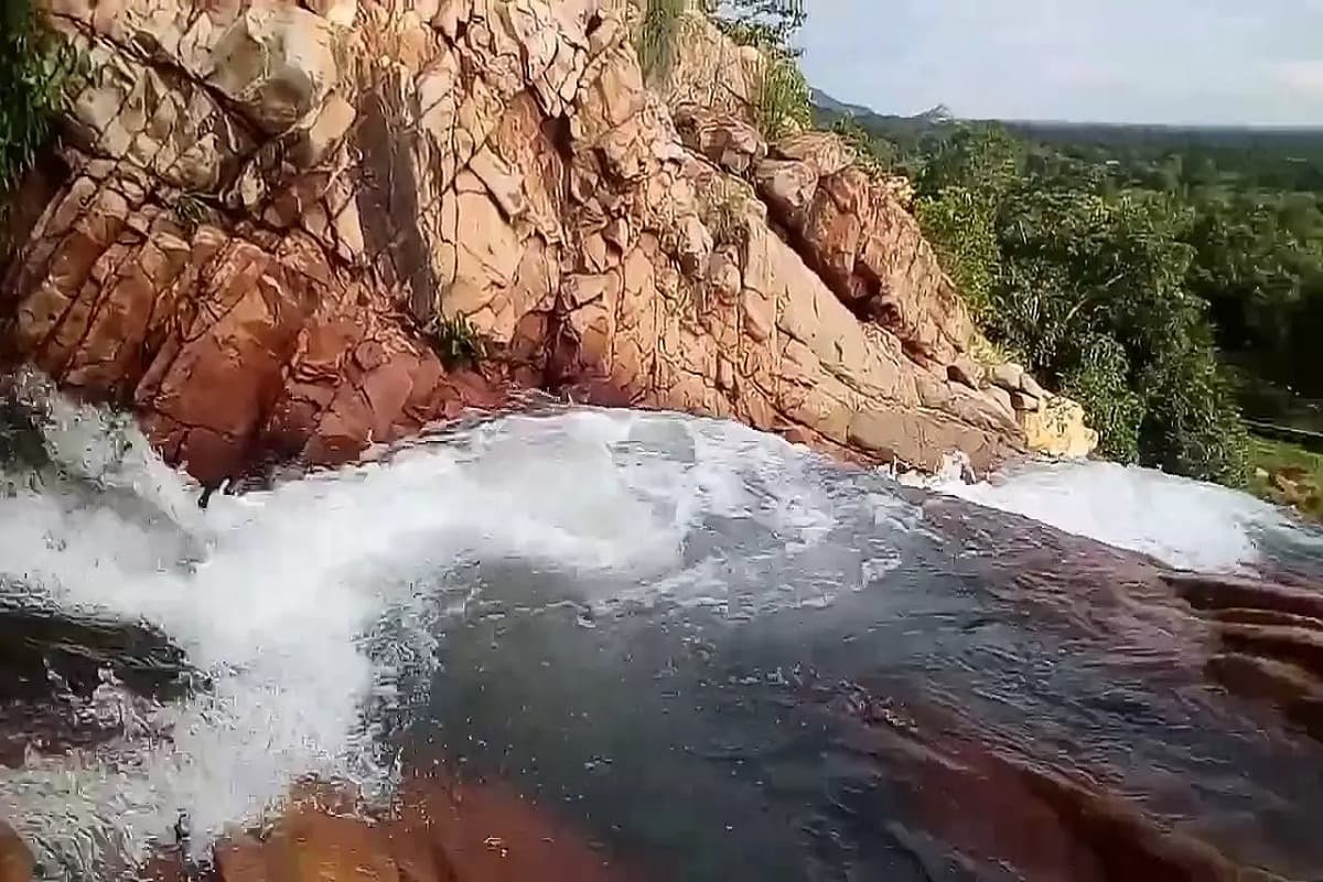 Nagarda Waterfall