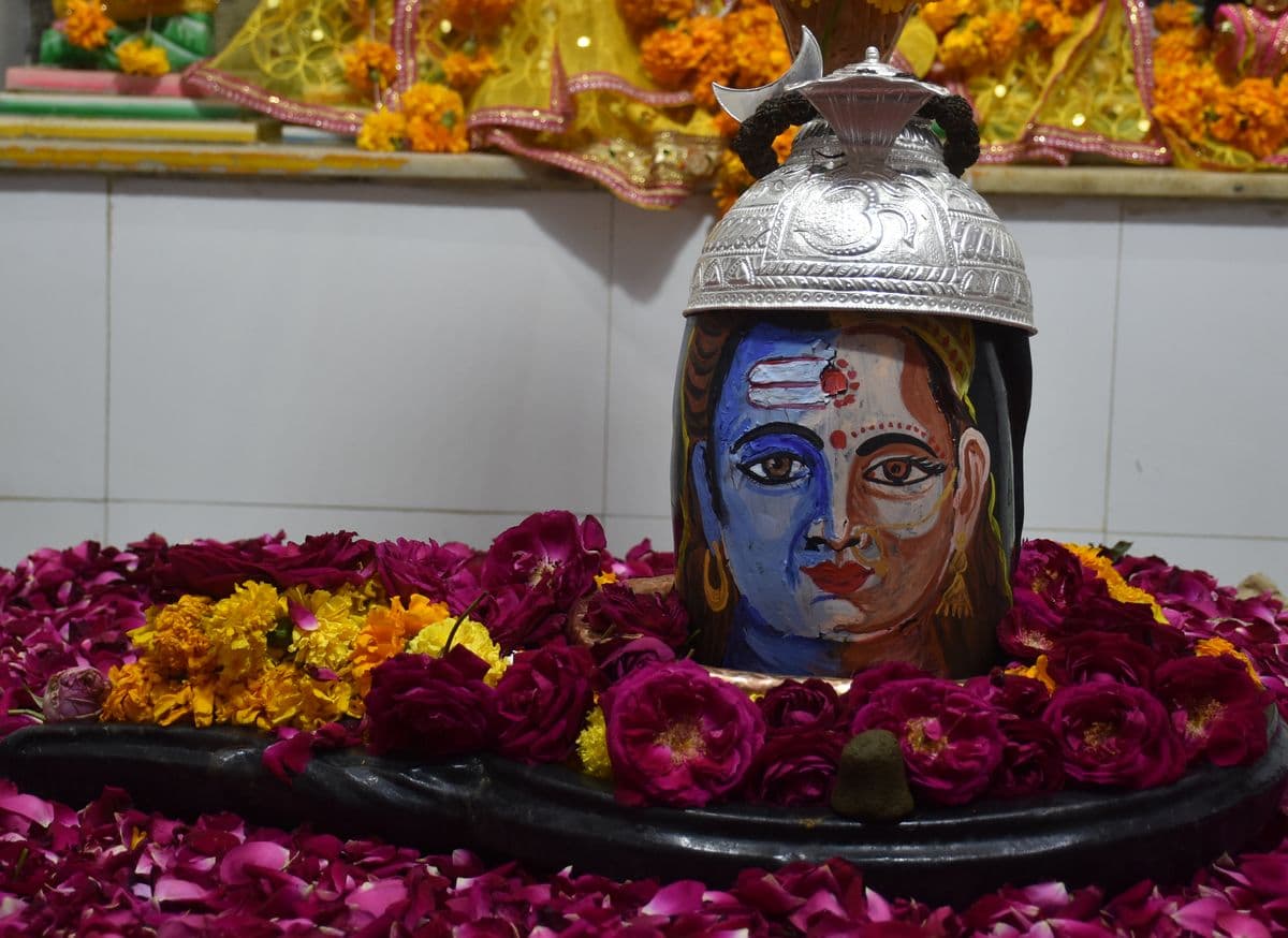 Fair of devotees in Shiva temples on Mahashivratri