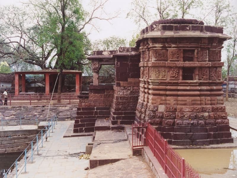 Shiv Mandir: देवबलौदा में स्थित 13वीं शताब्दी का प्राचीन शिव मंदिर, देखें तस्वीरें     