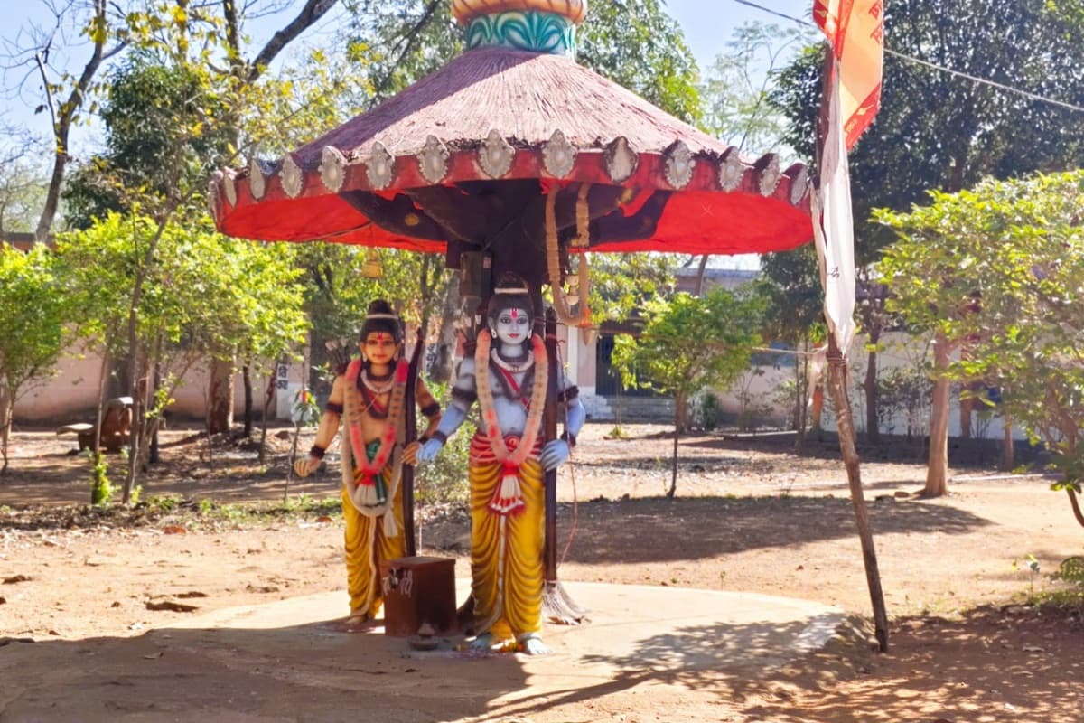 सतबहनिया में से एक माता का ये मंदिर! झरने का सुंदर नजारा मोह लेगा आपका मन, जानिए इसकी कहानी