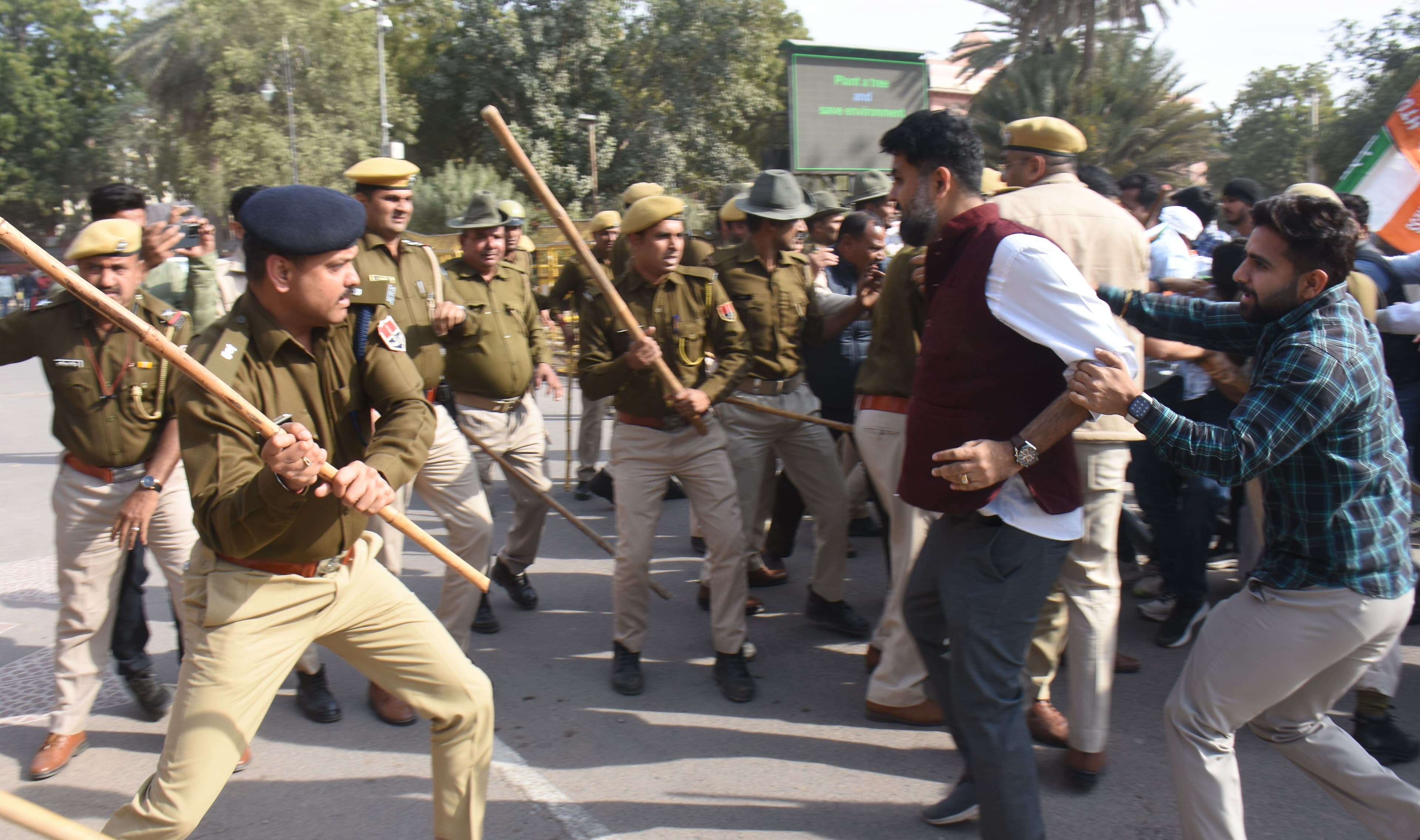 The police lathicharged