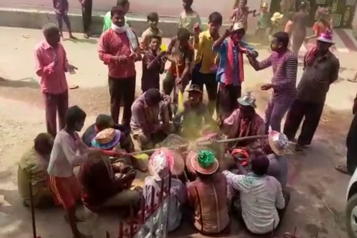 Unique Holi: छत्तीसगढ़ के इस गांव में सात दिन पहले मनाई जाती है होली, चौंका देगी वजह!