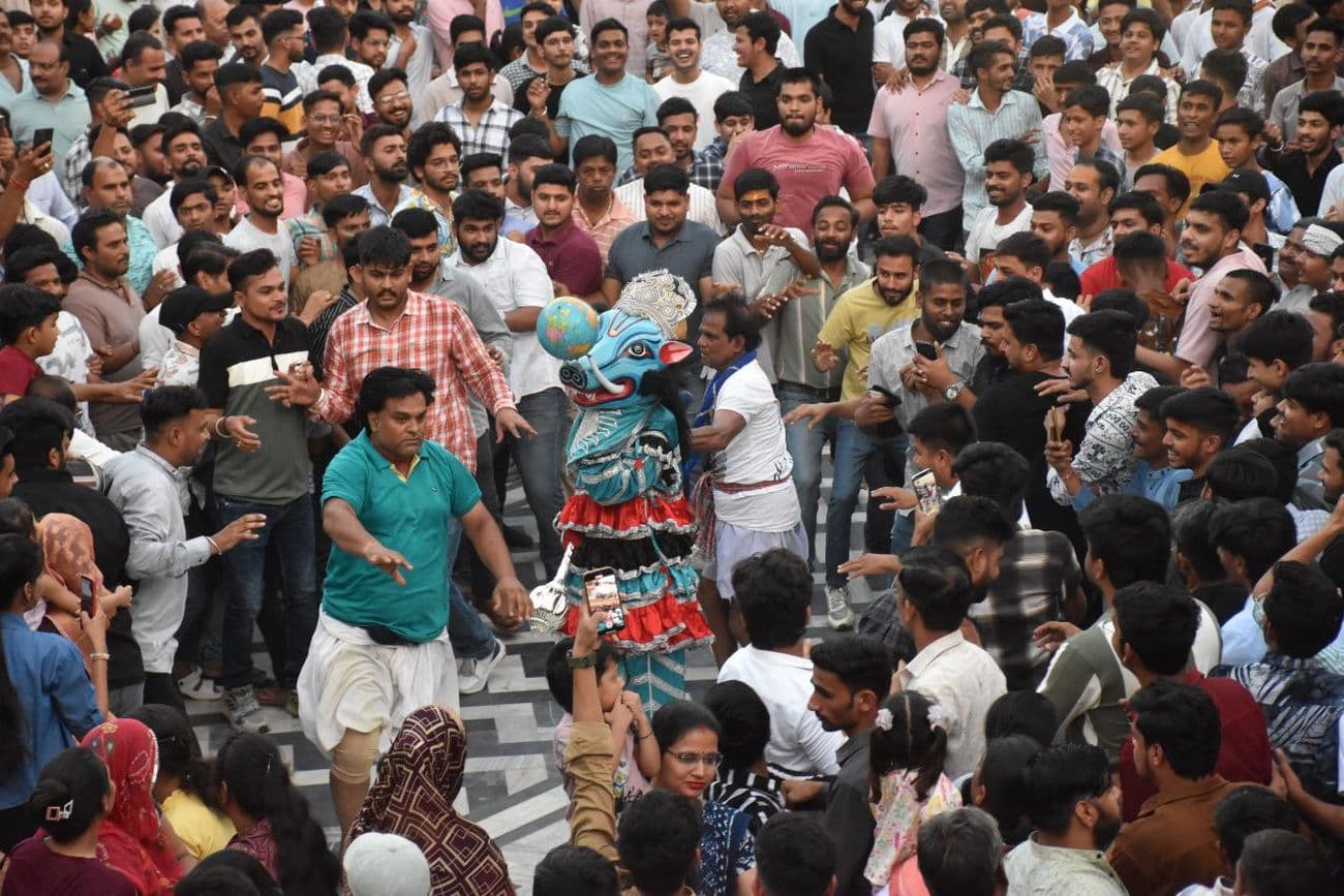 Varaha Avatar Utsav celebrated in Banshiwala temple of the city: Devotees gathered to see Varaha Leela