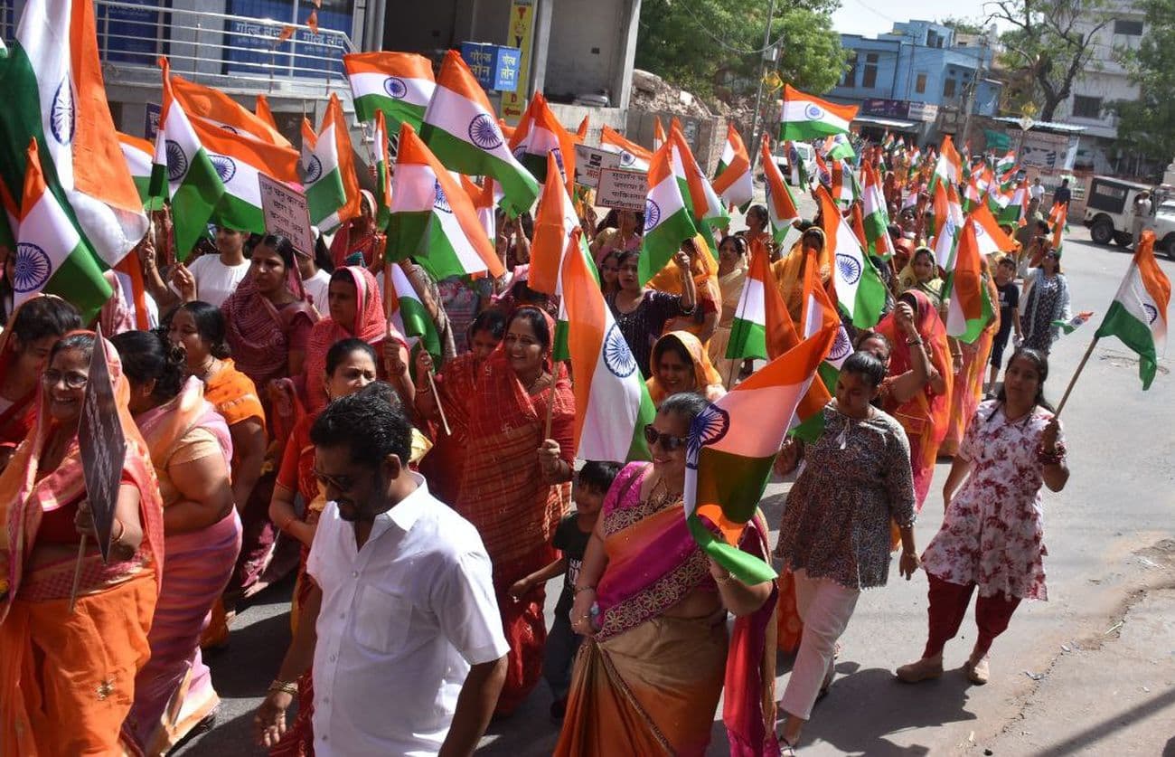 Mother power took out Vermillion Shaurya Yatra