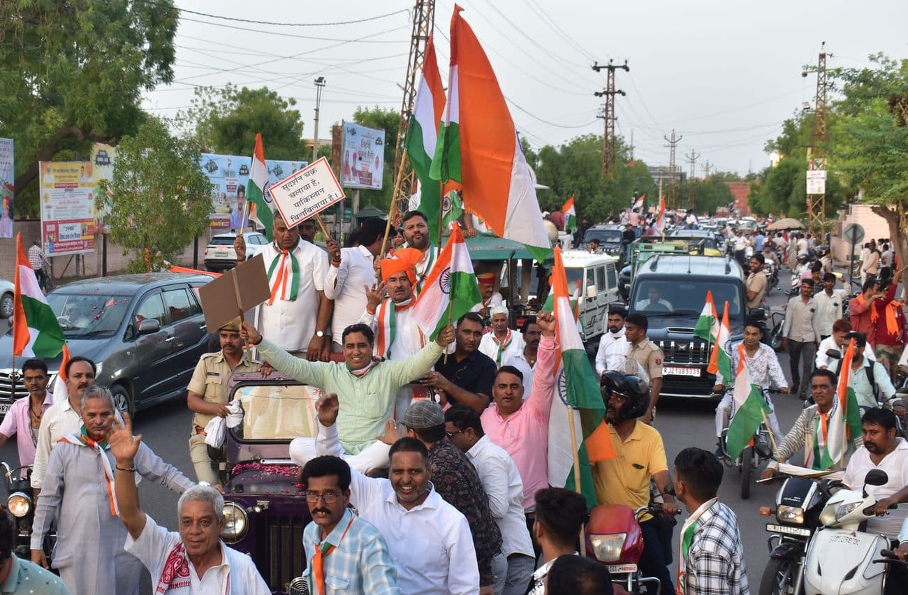 Tricolor rally taken out in honor of soldiers, patriotic songs echoed