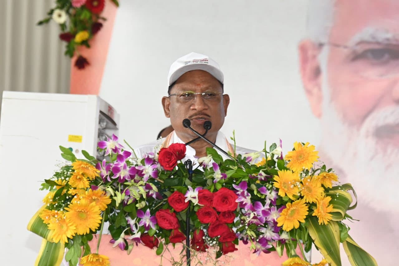 रायपुर में आयोजित समाधान शिविर में शामिल हुए CM साय, कहा- सुशासन से संवर रहा है, छत्तीसगढ़ आगे बढ़ रहा है...