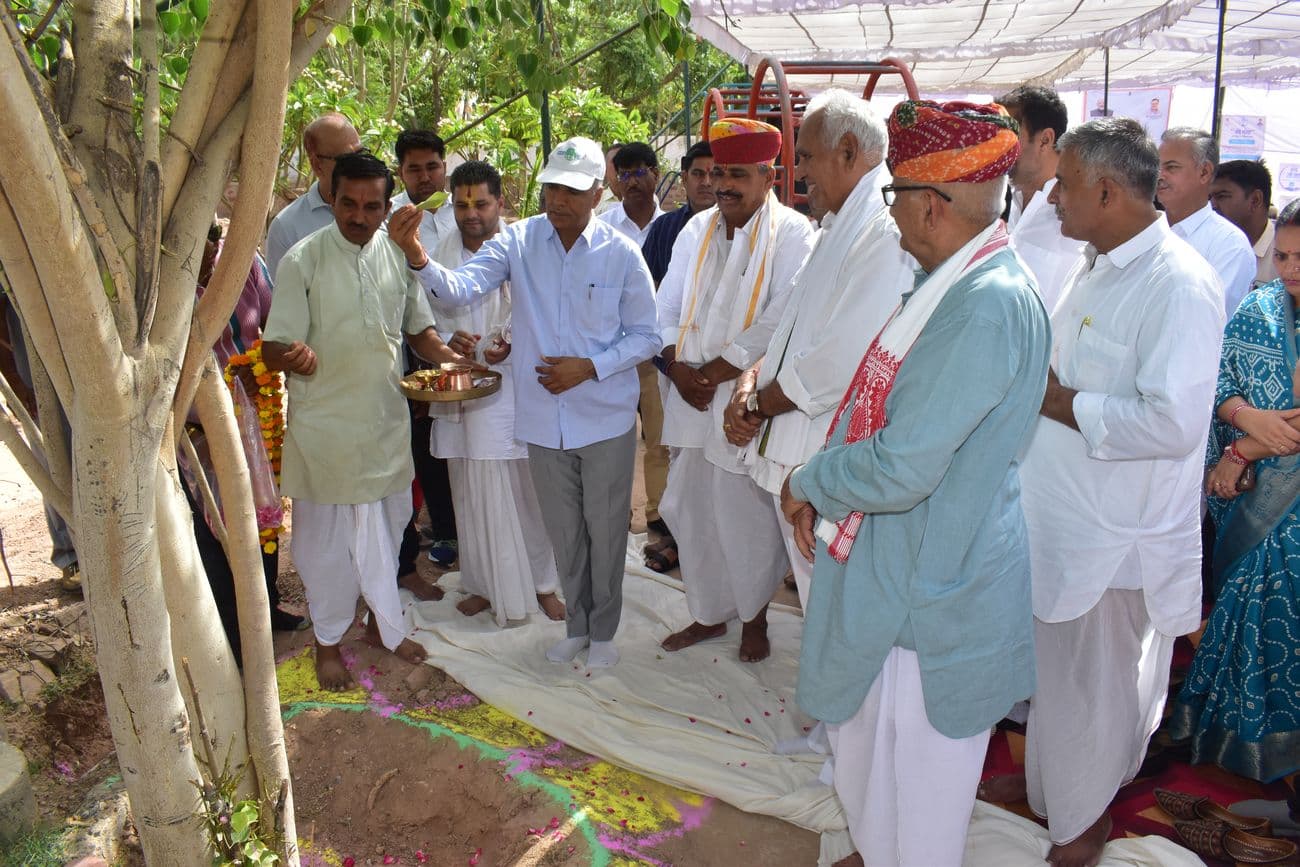 Pledge for water conservation echoed from Jada Pond