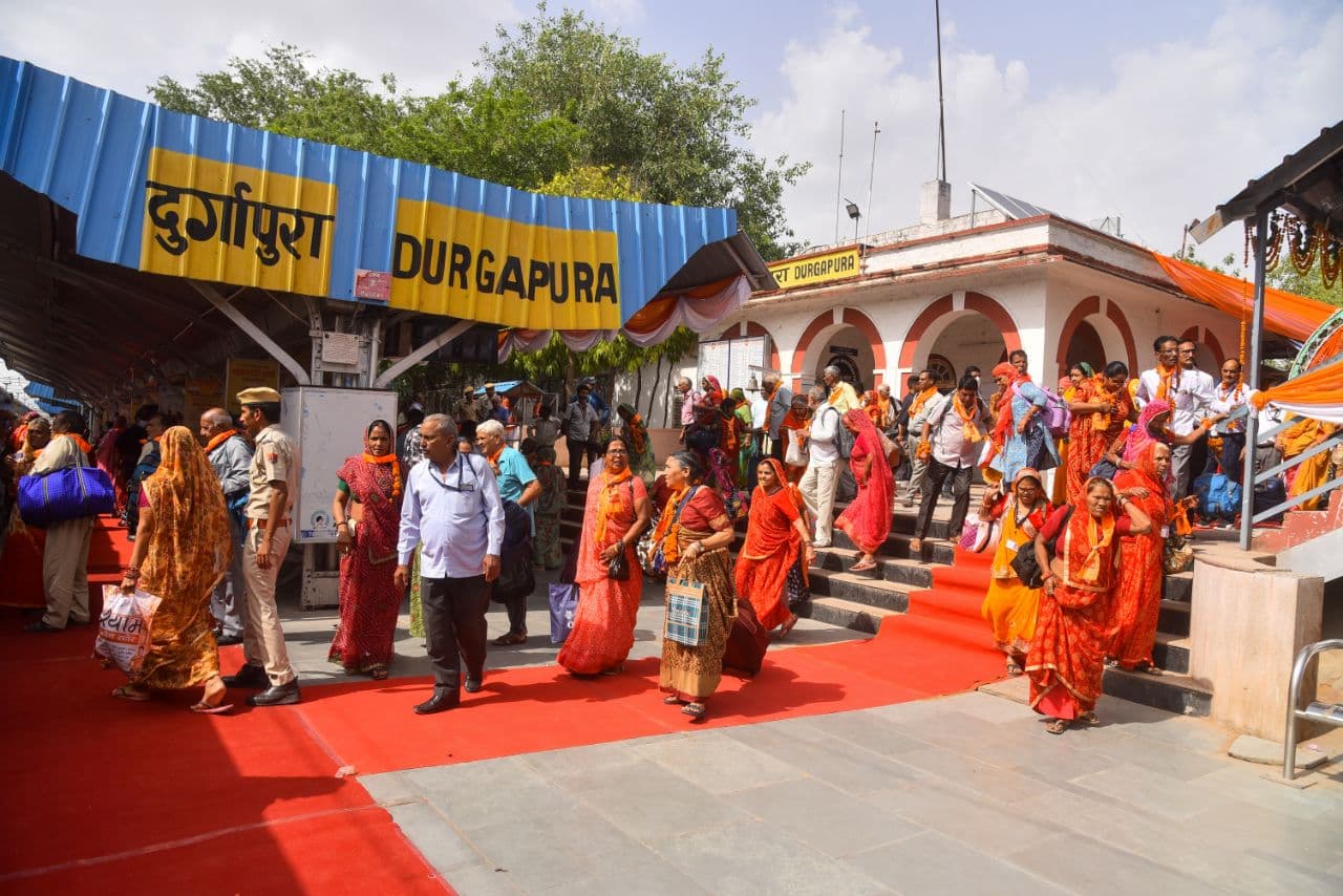 Trirath yatra yojna train in jaipur 