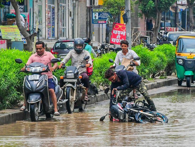 Rain in jaipur