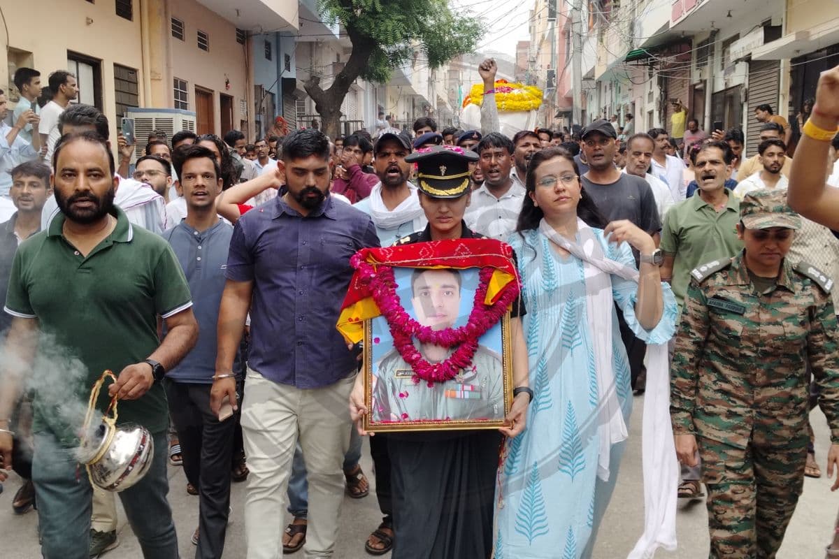 Pilot Rajveer Singh last rites photos