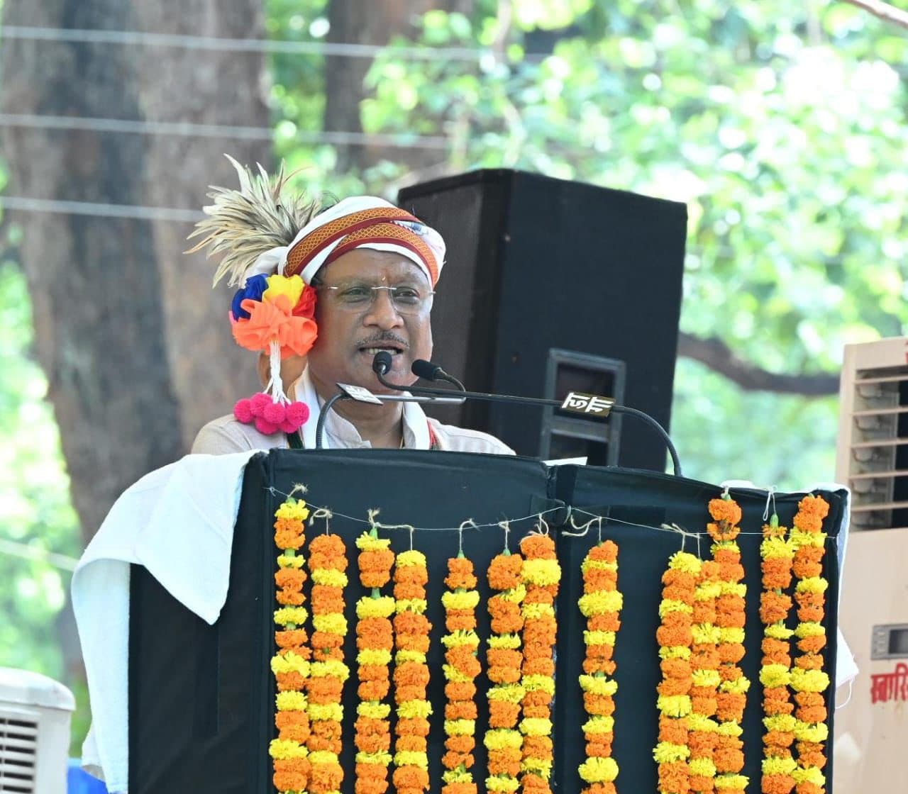 CM साय ने हितग्राहियों को विभिन्न योजनांतर्गत चेक और प्रमाण पत्र किया वितरित, देखें Photo