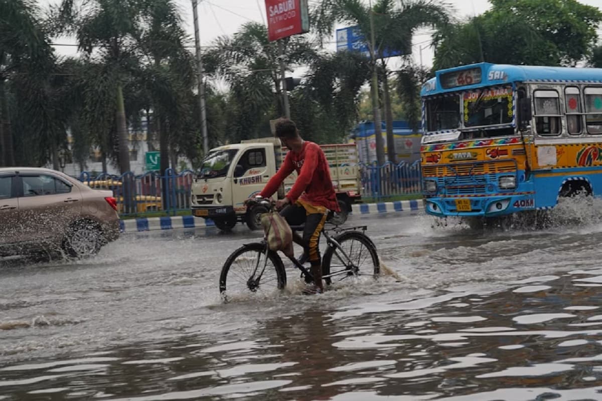 CG Weather Update: तबाही मचाने को फिर तैयार मानसून! 17 जुलाई को इन जिलों में होगी भारी बारिश, Alert जारी
