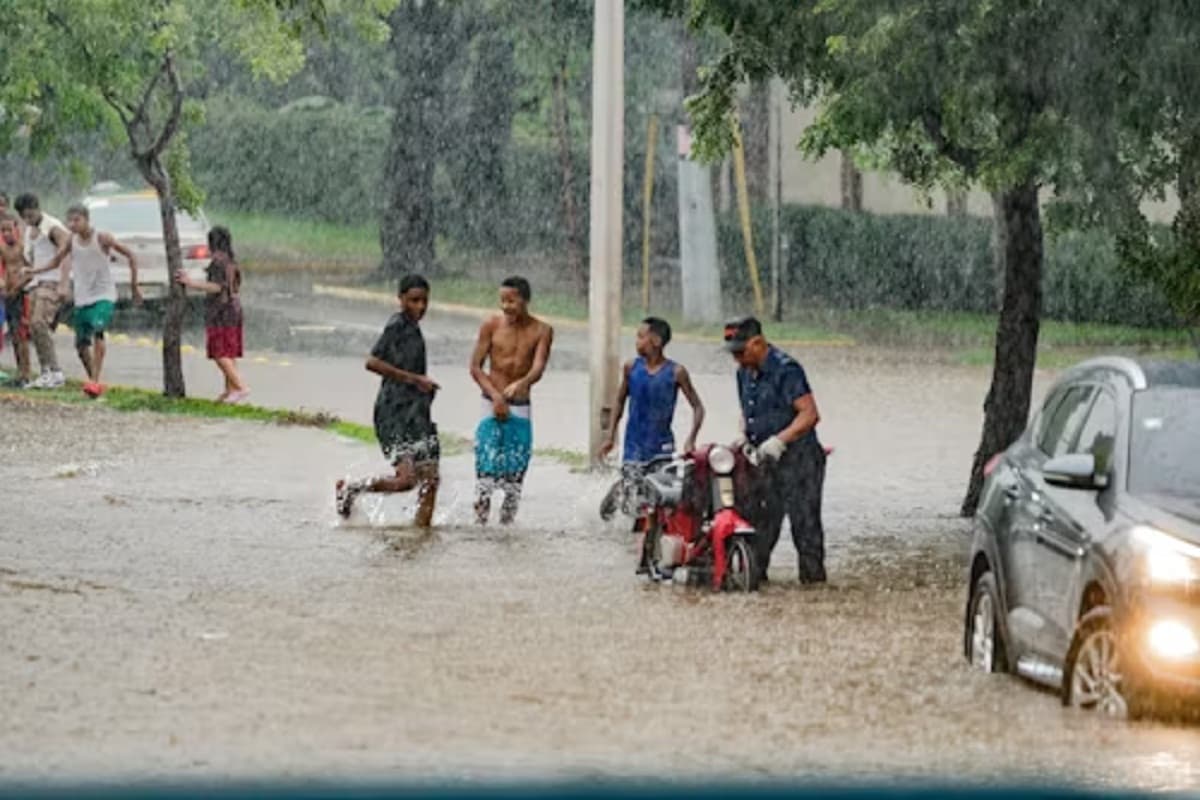 Weather Update: भारी बारिश का अलर्ट! जगदलपुर जिले के सभी स्कूलों में छुट्टी, जानें अगले 5 दिन कैसा रहेगा मौसम
