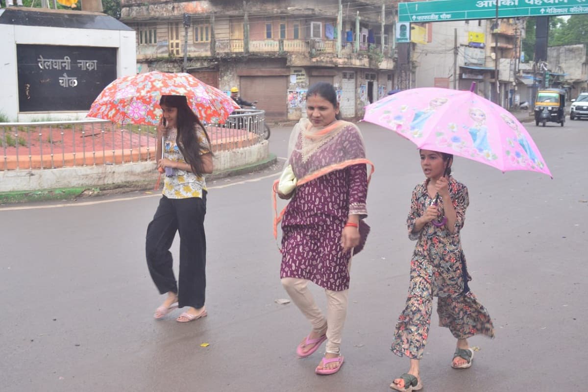 CG Weather Update: इन क्षेत्रों में अगले 4 दिन झमाझम बारिश के आसार, जानें आपके जिले में कैसा रहेगा मौसम!
