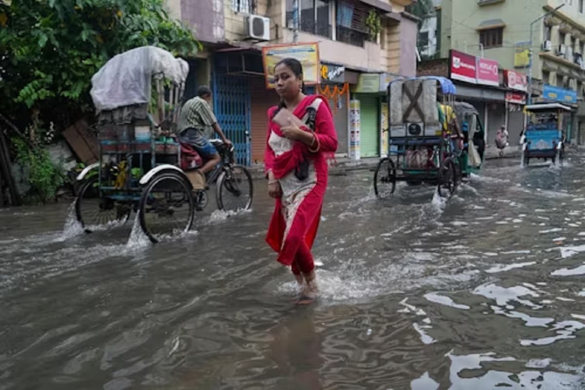 CG Monsoon 2025: 15,16 व 17 जुलाई को भारी बारिश का अलर्ट, इन जिलों में बरसेंगे बादल, IMD ने दिया अपडेट

